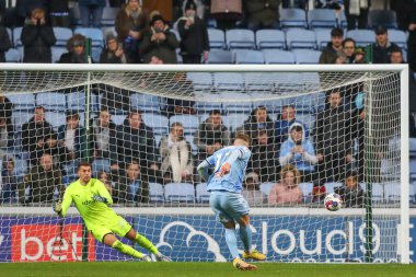 Coventry City 'den # 17 numaralı Viktor Gykeres, Coventry Building Society Arena, Coventry, İngiltere' de 21 Aralık 2022 'de Coventry City-West Bromwich Albion maçında 1-0 berabere kaldı.
