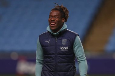 West Bromwich Albion 'dan Brandon Thomas-Asante, Coventry Building Society Arena, Coventry, İngiltere, 21 Aralık 202' de Coventry City-West Bromwich Albion maçından önce güldü.