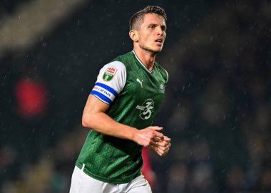 Plymouth Argyle orta saha oyuncusu Jordan Houghton (4) Papa John 's Trophy maçı sırasında Plymouth Argyle, Home Park, Plymouth, İngiltere' de AFC Wimbledon 'a karşı, 21 Aralık 202