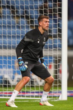 Maç öncesi ısınma öncesinde West Bromwich Albion 'dan Alex Palmer # 24 Coventry Building Society Arena, Coventry, Birleşik Krallık, 21 Aralık 202' de Coventry City-West Bromwich Albion maçında