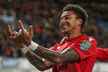 Nottingham Ormanı 'ndan Jesse Lingard, 21 Aralık 202' de Ewood Park, Blackburn, Birleşik Krallık 'ta oynanan Carabao Kupası 4. tur karşılaşmasında golünü 1-2 atmasını kutluyor.