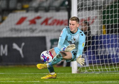 AFC Wimbledon kalecisi Nathan Broome (13), Papa John 's Trophy maçında Plymouth Argyle, Home Park, Plymouth, İngiltere' de AFC Wimbledon 'a karşı 21 Aralık 202' de bir kurtarış yaptı.
