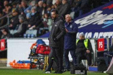 West Bromwich Albion takımının yöneticisi Carlos Corbern, Coventry Building Society Arena 'da Coventry City ile West Bromwich Albion arasındaki Sky Bet Şampiyonası maçını izliyor.