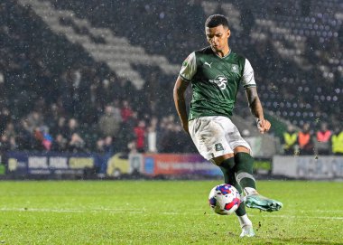 Plymouth Argyle forvet Morgan Whittaker (19), Papa John 's Trophy maçında Plymouth Argyle, Home Park' ta AFC Wimbledon 'a karşı, 21 Aralık 202' de penaltı noktasından sayı attı.