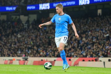 Manchester City 'den Kevin De Bruyne 24 Aralık 202' de Etihad Stadyumu 'nda oynanan dördüncü tur Manchester City - Liverpool maçında topu kontrol ediyor.