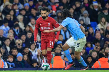 Liverpool 'dan Mohamed Salah # 11 Carabao Kupası dördüncü tur karşılaşmasında topla koşuyor Manchester City - Liverpool Etihad Stadyumu, Manchester, Birleşik Krallık, 22 Aralık 202