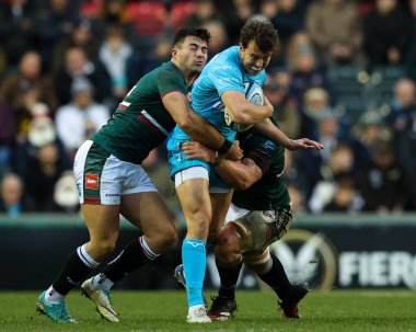 Gloucester Rugby 'den Lloyd Evans, Leicester Road, Leicester, Birleşik Krallık' ta 24 Aralık 202 'de oynanan Gallagher Premiership maçında Leicester Tigers ile Gloucester Rugby maçında çifte savunma yaptı.