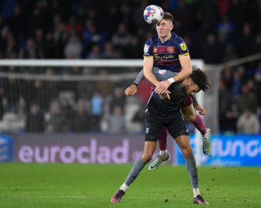 Cardiff City, Cardiff City Stadyumu 'nda Cardiff City' ye karşı Queens Park Rangers maçında Cardiff City 'den 3 numaralı Jimmy Dunne, Cardiff City' den 9 numaralı Kion Etete 'yi yenerek yüksek topu kazandı.