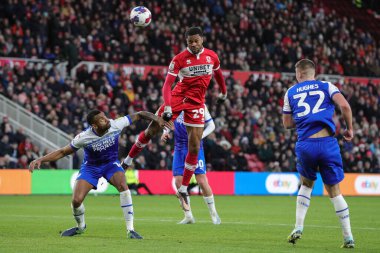 Middlesbrough 'dan Chuba Akpom 29 numaralı forvet, 26 Aralık 202' de Riverside Stadyumu, Middlesbrough 'da oynanan Sky Bet Şampiyonası maçında topa vuruyor.