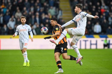 Hull City 'den Ozan Tufan # 7 ve Blackpool' dan James Husband # 3 Gökyüzü İddia Şampiyonası maçında Hull City - Blackpool MKM Stadyumu, Hull, Birleşik Krallık, 26 Aralık 202