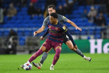 Cardiff City, Cardiff City Stadyumu 'nda Cardiff City' ye karşı Queens Park Rangers maçında Cardiff City 'nin Ryan Wintle # 6' sının baskısı altında.