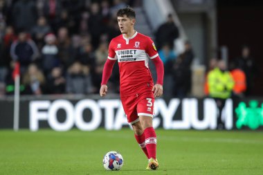 Middlesbrough 'dan Ryan Giles, Middlesbrough' a karşı Middlesbrough-Wigan Atletic maçında topa vuruyor. Riverside Stadyumu, 26 Aralık 202