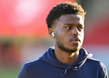 Plymouth Argyle, tam saha Bali Mumba (17), Cheltenham Town - Plymouth Argyle maçında, 26 Aralık 202 'de, Cheltenham' daki Jonny-Rocks Stadyumu 'nda.