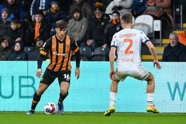 Hull City 'den Ryan Longman 26 Aralık 202' de Hull City 'nin MKM Stadyumu' nda Blackpool 'a karşı oynadığı Gökyüzü İddia Şampiyonası maçında iş başında.
