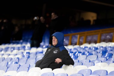 Everton taraftarlarından biri, 26 Aralık 202 'de Goodison Park, Liverpool' da oynanan Premier Lig maçı sonrasında Everton 'a karşı Wolverhampton Wanderers maçını izliyor.