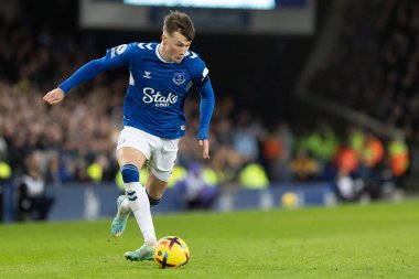 Everton 'dan Nathan Patterson Premier Lig maçında topu sürüyor Everton, Wolverhampton Wanderers' a karşı Goodison Park, Liverpool, Birleşik Krallık, 26 Aralık 202