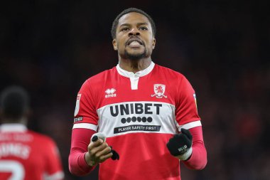 Middlesbrough 'dan Chuba Akpom # 29 Middlesbrough, Middlesbrough, Birleşik Krallık' ta Riverside Stadyumu 'nda Middlesbrough - Wigan Athletic maçında ikinci golünü attıktan sonra Middlesbrough taraftarlarının önünde yumruklarını sallıyor.