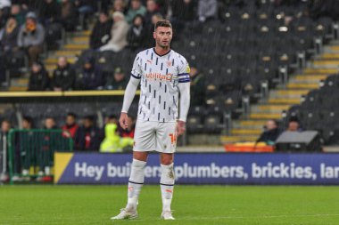 Blackpool 'dan Gary Madine # 14, Gök İddia Şampiyonası maçında sağanak yağmurda Hull City, MKM Stadyumu' nda Blackpool 'a karşı, 26 Aralık 202