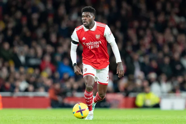 Arsenal 'den Thomas Partey # 5 Premier Lig maçı sırasında Arsenal, West Ham United' a karşı Emirates Stadyumu, Londra, Birleşik Krallık, 26 Aralık 202