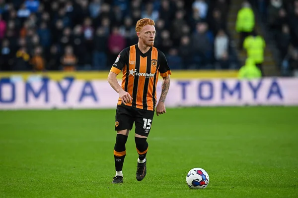 Hull City 'den Ryan Woods 26 Aralık 202' de Hull City 'nin MKM Stadyumu' nda oynanan Blackpool maçında topu aldı.
