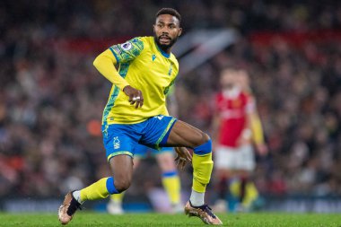 Nottingham Forest 'tan Emmanuel Dennis 27 Aralık 202' de Old Trafford, Manchester, Birleşik Krallık 'ta oynanan Premier League maçında yerine oyuna girdi.