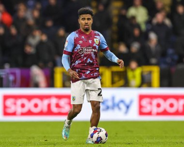 Burnley 'den 29 numaralı Ian Maatsen 27 Aralık 202' de Burnley, Burnley 'e karşı Turf Moor, Burnley' de oynanan Gökyüzü İddia Şampiyonası maçında görev başında.