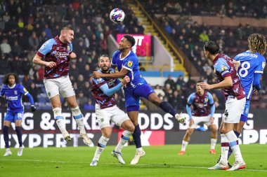 Burnley 'den Jordan Beyer 27 Aralık 202' de Burnley 'nin Birmingham City' e karşı oynadığı Gökyüzü İddia Şampiyonası maçında açık farkla önde.