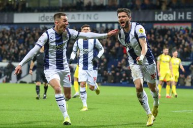 West Bromwich Albion 'dan 35 numaralı Yokulu, 29 Aralık 2022' de The Hawthorns, West Bromwich, İngiltere 'de oynanan West Bromwich Albion-Preston North End maçında 2-0 kazanma golünü kutluyor.