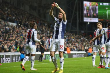 West Bromwich Albion 'dan 35 numaralı Yokulu, 29 Aralık 2022' de The Hawthorns, West Bromwich, İngiltere 'de oynanan West Bromwich Albion-Preston North End maçında 2-0 kazanma golünü kutluyor.