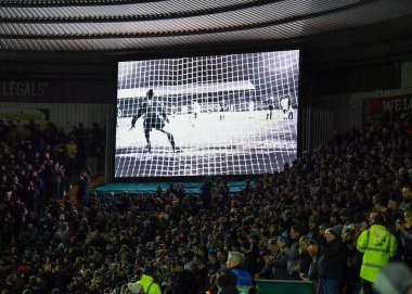 Pele, Sky Bet Ligi 1 karşılaşmasında Plymouth Argyle ile Wycombe Wanderers arasında 29 Aralık 202 'de Home Park, Plymouth, İngiltere' de oynanan maçta büyük ekranda.