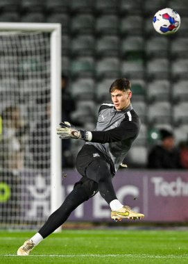 Plymouth Argyle kalecisi Michael Cooper (1), 29 Aralık 202 'de İngiltere' nin Plymouth kentinde oynanan Sky Bet Lig 1 karşılaşmasında Plymouth Argyle ve Wycombe Wanderers maçında ısındı.