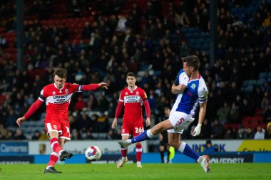 Middlesborough 'dan Jonathan Howson 29 Aralık 202' de İngiltere 'nin Blackburn kentinde Middlesbrough' a karşı oynanan Gökyüzü İddia Şampiyonası maçında çekim yapıyor.