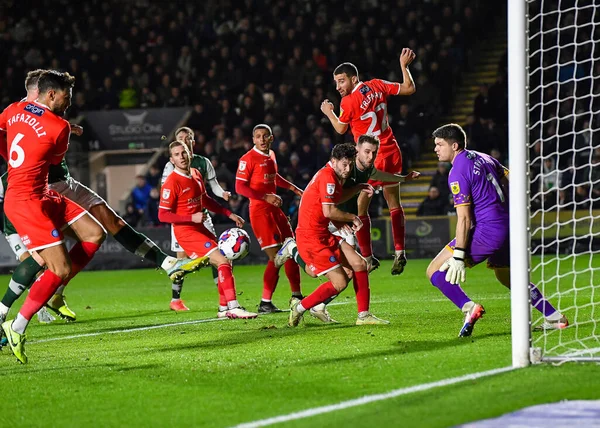 GoAL Plymouth Argyle defans oyuncusu Dan Scarr (6), 29 Aralık 202 'de Home Park, Plymouth, Birleşik Krallık' ta oynanan Sky Bet 1 maçında Plymouth Argyle 'a karşı Wycombe Wanderers maçında 1-0 berabere kaldı.