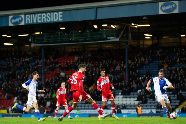 Middlesborough 'dan Matt Crooks, Blackburn Rovers' a karşı 29 Aralık 202 'de Middlesbrough' da oynanan Gökyüzü İddia Şampiyonası maçında çekim yapıyor.