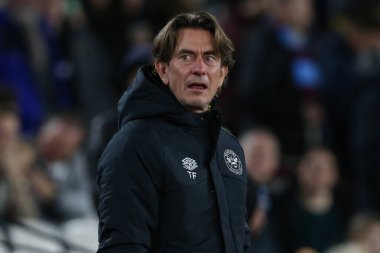 30 Aralık 202 'de Londra Stadyumu' nda oynanan Premier League maçı sırasında Brentford 'un Thomas Frank teknik direktörü West Ham United, Brentford' a karşı.