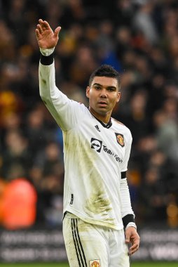 Manchester United takımının Casemiro # 18 'i Premier League maçının sonunda taraftarlara el sallıyor Wolverhampton Wanderers, Manchester United' a karşı Molineux, Wolverhampton, Birleşik Krallık, 31 Aralık 202