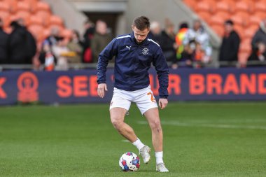 Blackpool 'dan Callum Connolly, maç öncesi ısınma maçı sırasında Blackpool - Sunderland maçı sırasında 1 Ocak 202 Bloomfield Road, Blackpool, İngiltere