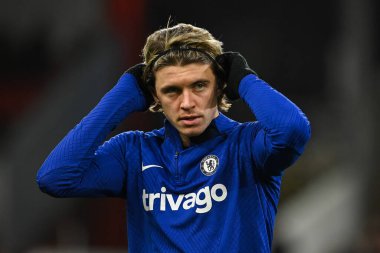Chelsea 'den Conor Gallagher # 23 Premier Lig maçı öncesinde Nottingham Forest Chelsea' ye karşı City Ground, Nottingham, İngiltere 'de 1 Ocak 202' de oynanan maç öncesi ısınma maçında