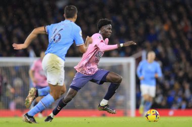 Everton 'dan Amadou Onana Premier League maçında topla koşuyor Manchester City Everton' a karşı Etihad Stadyumu, Manchester, İngiltere, 31 Aralık 202