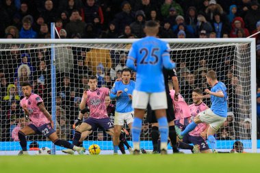 Manchester City 'nin 31 Aralık 202' de Etihad Stadyumu 'nda oynanan Premier League maçında Kevin De Bruyne' un 17 numaralı golü Everton defans oyuncuları tarafından engellendi.