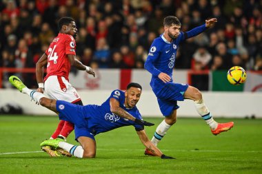 Chelsea 'den Pierre-Emerick Aubameyang # 9 Premier League maçında Nottingham Forest Chelsea' ye karşı City Ground, Nottingham, 1 Ocak 202 'de kaleye doğru ilerliyor.