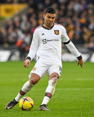 Manchester United 'ın 18 numaralı Casemiro Premier League maçında Wolverhampton Wanderers, Manchester United' a karşı Molineux, Wolverhampton, İngiltere 'de 31 Aralık 202' de pas attı.