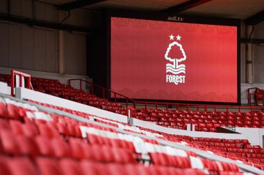 Nottingham Ormanı logosu Premier League maçının öncesinde Nottingham Forest Chelsea 'ye karşı City Ground, Nottingham, İngiltere' de 1 Ocak 202 'de skor tabelasında belirdi.