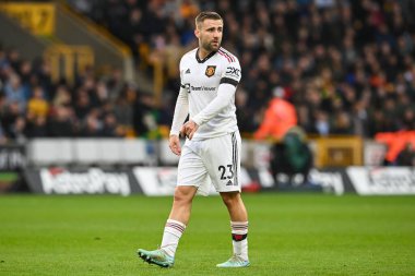 Manchester United 'ın 23 numaralı Luke Shaw Premier League maçında Wolverhampton Wanderers, Manchester United' a karşı Molineux, Wolverhampton, Birleşik Krallık 'ta 31 Aralık 202