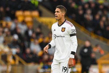 Premier Lig karşılaşmasında Manchester United 'ın 19 numaralı Raphael Varane' ı Wolverhampton Wanderers 'a karşı Molineux, Wolverhampton, Birleşik Krallık' ta 31 Aralık 202