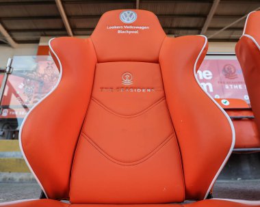 1 Ocak 202 'de Bloomfield Road, Blackpool, İngiltere' de oynanan Blackpool-Sunderland maçında Gaffers 'ın oyun bankındaki koltuğu