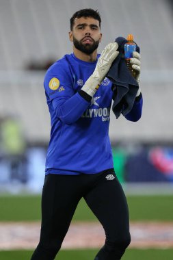 Brentford 'dan David Raya # 1 Premier League karşılaşması öncesinde Londra Stadyumu' nda West Ham United - Brentford maçı, 30 Aralık 202