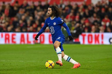 Chelsea 'den Marc Cucurella # 32 Premier Lig maçında Nottingham Forest Chelsea' ye karşı City Ground, Nottingham, İngiltere 'de 1 Ocak 202' de topa vuruyor.