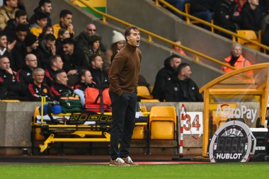 Wolverhampton Wanderers 'ın Julen Lopetegui teknik direktörü Premier League maçında Wolverhampton Wanderers, Manchester United' a karşı Molineux, Wolverhampton, Birleşik Krallık 'ta 31 Aralık 202' de takım talimatlarını verir.