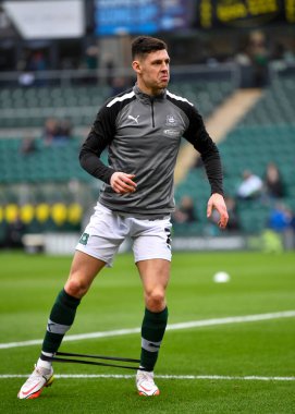 Plymouth Argyle defans oyuncusu James Bolton (2), 1 Ocak 202 tarihinde İngiltere 'nin Plymouth kentinde oynanan 1.